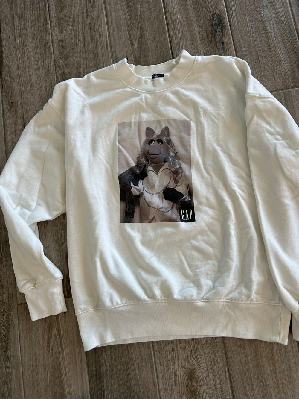 GAP Cream Crewneck Sweatshirt with the muppets Caleb